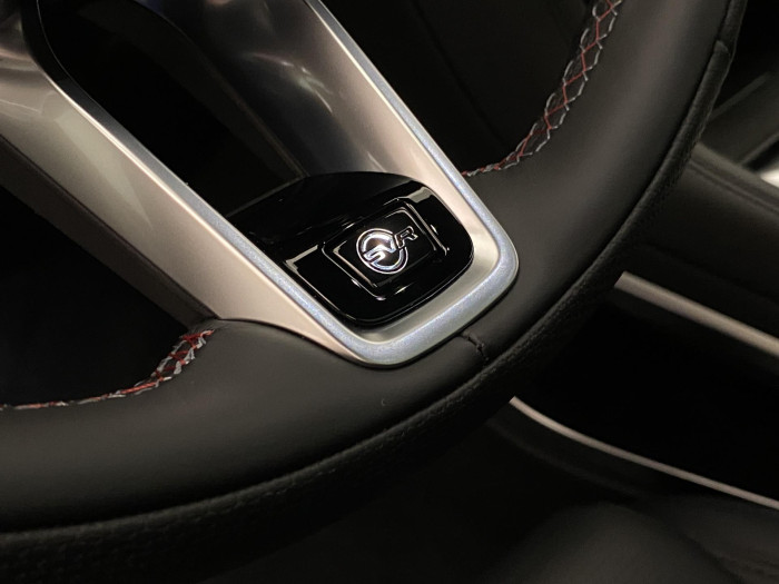 Jaguar F-Pace SVR 575 EDITION REZERVACE 5.0 Edition