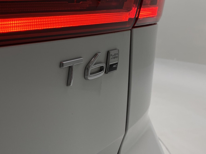 Volvo XC60 T6 AWD PLUG-IN DARK PLUS AUT