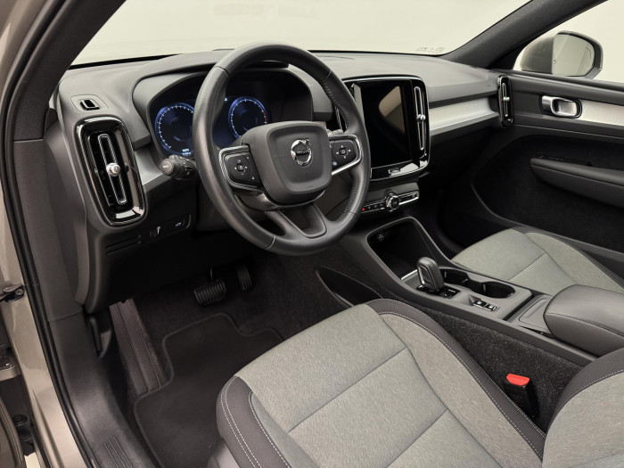 Volvo XC40 T3 MOMENTUM AUT CZ 1.maj 1.5 Momentum