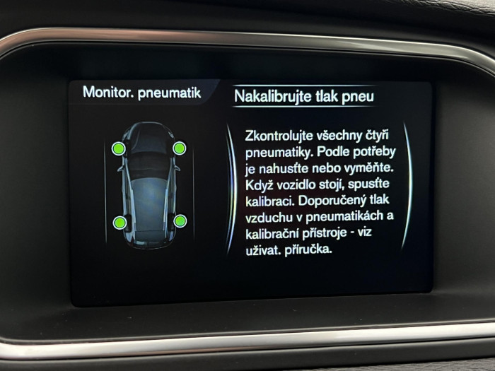 Volvo V40 CC D3 MOMENTUM 2.0 d CC CC Momentum