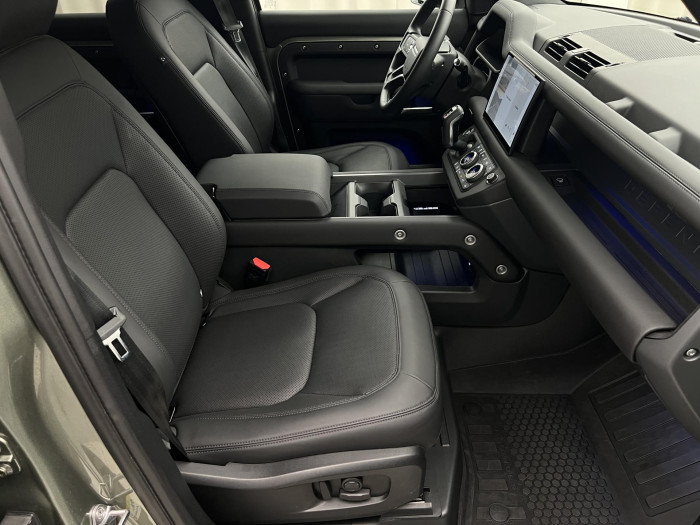 Land Rover Defender 110 D300 X-DYNAMIC SE AWD AUT 3.0 d Dynamic SE