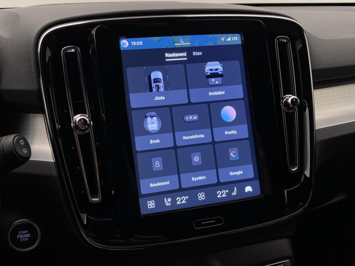 Volvo XC40 B3 DARK PLUS AUT CZ