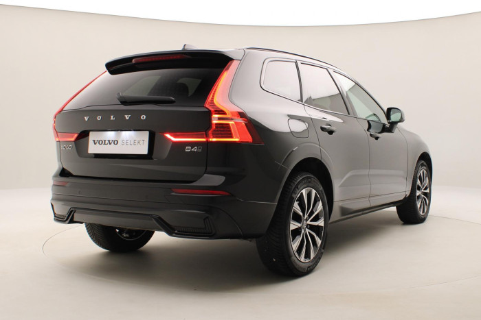 Volvo XC60 B4 AWD PLUS DARK REZERVACE