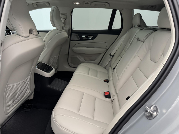 Volvo V60 T6 AWD Plug-in H. DARK ULTRA