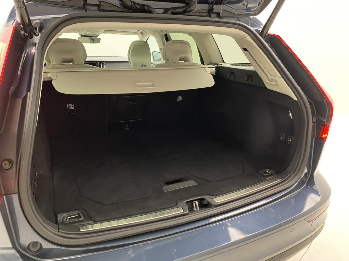 Volvo V60 CC B4 AWD BRIGHT PLUS AUT CZ