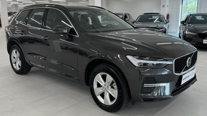 Volvo XC60 B4 MOMENTUM AUT REZERVACE 2.0 Momentum