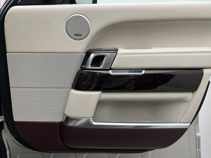 Land Rover Range Rover 4.4 SDV8 AUTOBIOGRAPHY AWD AUT