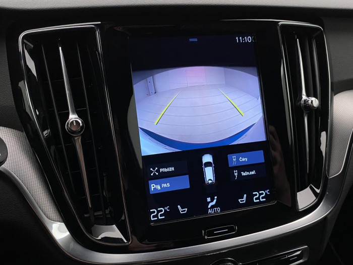 Volvo V60 T8 AWD R-DESIGN AUT REZERVACE