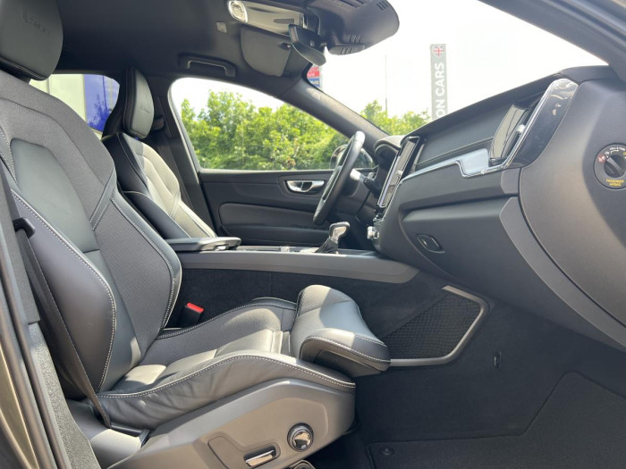 Volvo XC60 T4 R-DESIGN Aut 1.maj.