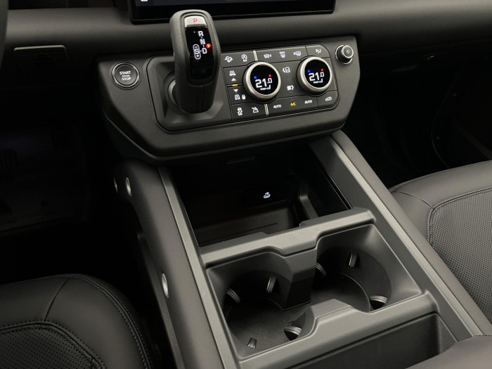 Land Rover Defender 110 D300 X-DYNAMIC SE AWD AUT 3.0 d Dynamic SE