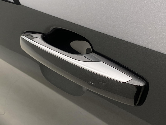 Lynk & Co 01 PHEV DCT AUT 1.maj