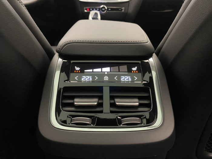 Volvo V60 CC B5 AWD BRIGHT REZERVACE 2.0 CC CC