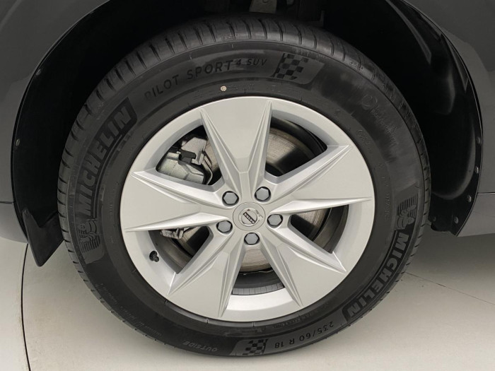 Volvo XC60 B4 MOMENTUM PRO AUT REZERVACE 2.0 Momentum