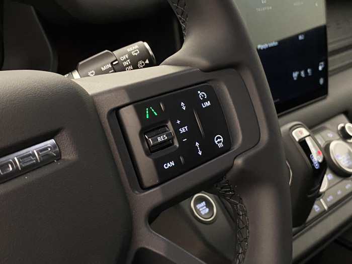 Land Rover Defender 110 D250 X-DYNAMIC SE REZERVAC 3.0 d Dynamic SE