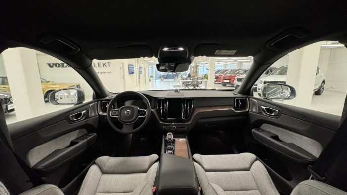 Volvo XC60 B6 AWD INSCRIPTION REZERVACE