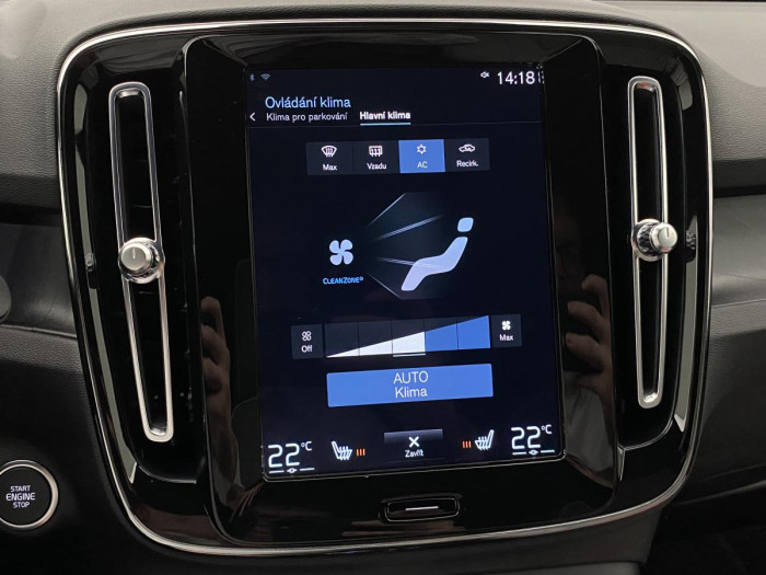 Volvo XC40 T5 ULTIMATE RECHARGE REZERVACE