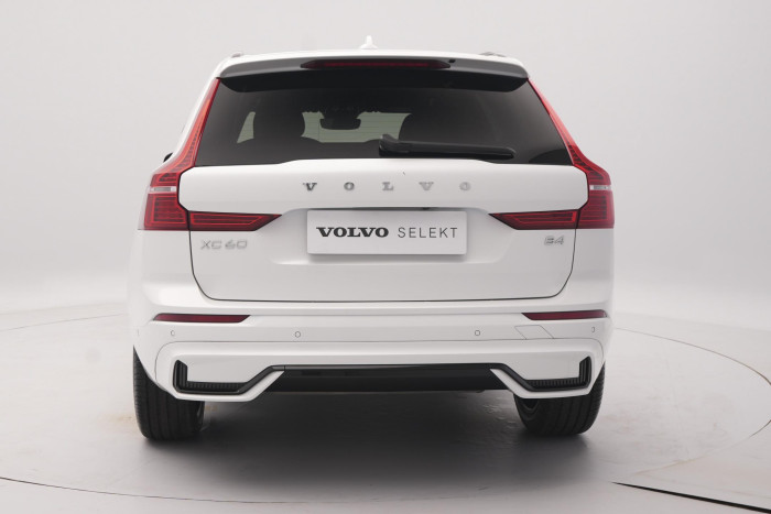 Volvo XC60 B4 PLUS DARK AUT 1.maj.