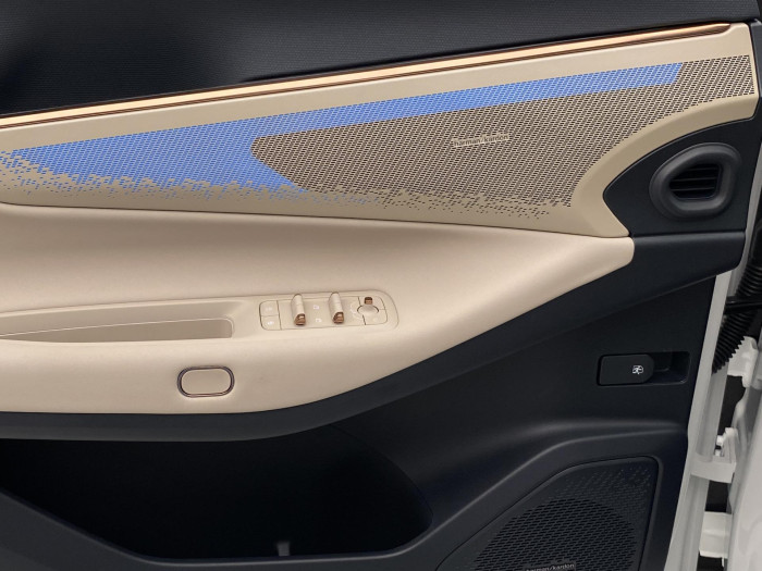 Lynk & Co 08 MORE PHEV