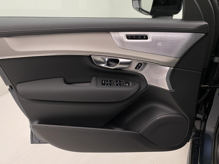 Volvo XC90 B5 AWD BLACK EDITION ULTRA 7 2.0 Edition