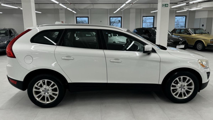 Volvo XC60 D5 AWD SUMMUM REZERVACE 2.4 d Summum