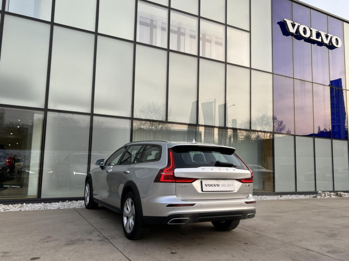 Volvo V60 CROSS COUNTRY B4 AWD Aut 1.maj