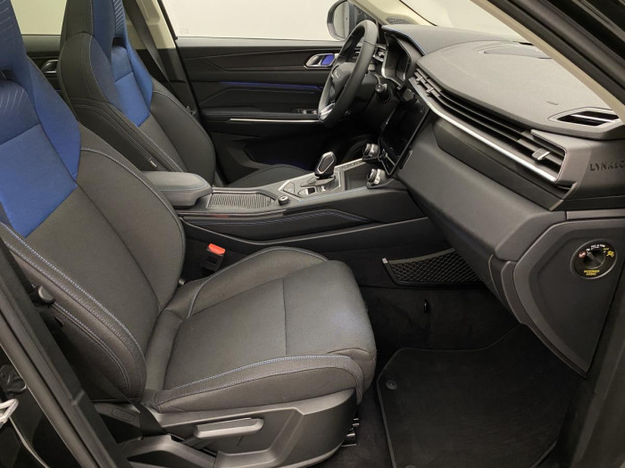 Lynk & Co 01 PHEV DCT AUT 1.maj. REZERVACE