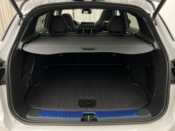 Lynk & Co 01 MORE PHEV