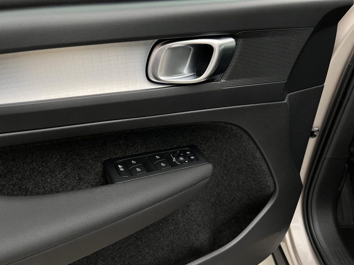 Volvo XC40 B4 AWD CORE AUT