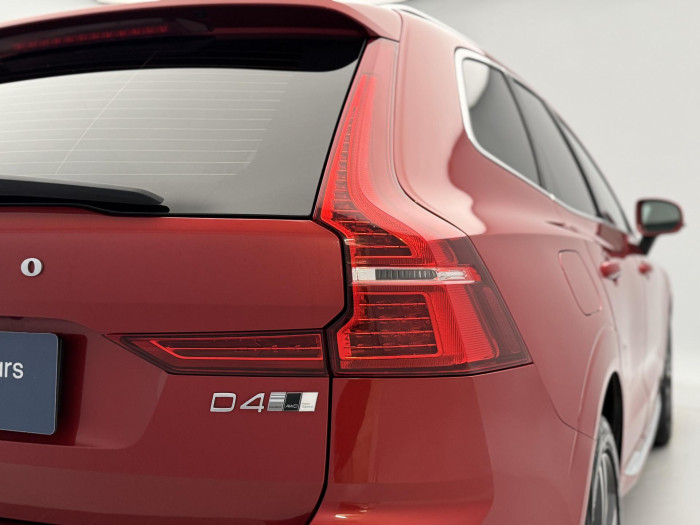 Volvo XC60 D4 AWD INSCRIPTION REZERVACE 2.0 d