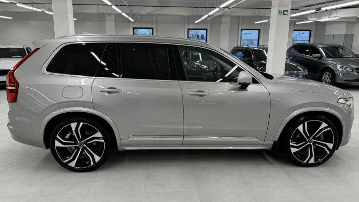 Volvo XC90 B5 AWD ULTIMATE REZERVACE