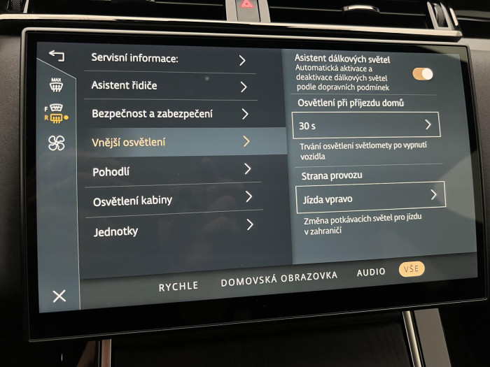 Land Rover Range Rover Velar P250 DYNAMIC SE AWD AUT CZ 2.0 Dynamic SE