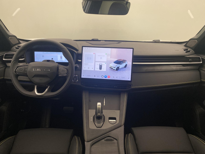 Lynk & Co 01 01 MORE PHEV DEMO