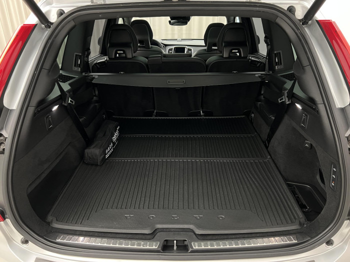 Volvo XC90 B5 AWD R-DESIGN 7MÍSTNÁ AUT