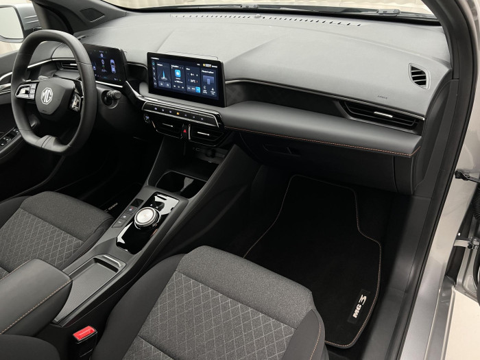 MG MG3 1.5 EMOTION Hybrid+ AUT CZ
