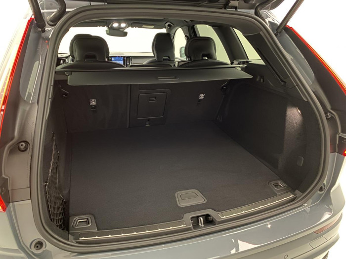 Volvo XC60 B4 AWD AUT DARK PLUS 2.0 Plus