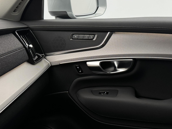 Volvo XC90 T8 AWD AUT RECHARGE CORE 7míst