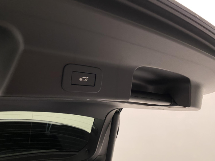 Jaguar F-Pace D300 R-DYNAMIC SE REZERVACE 3.0 d Dynamic SE