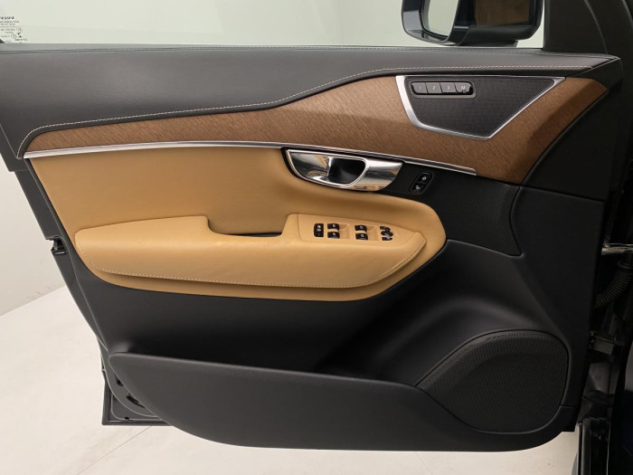 Volvo XC90 D5 AWD INSCRIPTION REZERVACE 2.0 d