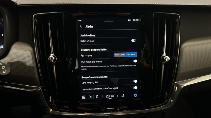 Volvo V90 CROSS COUNTRY B4 AWD REZERVACE