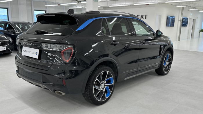 Lynk & Co 01 PHEV DCT AUT 1.maj. REZERVACE