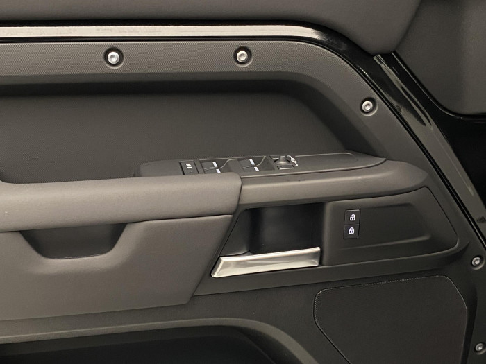 Land Rover Defender 110 D200 S AWD REZERVACE 3.0 d