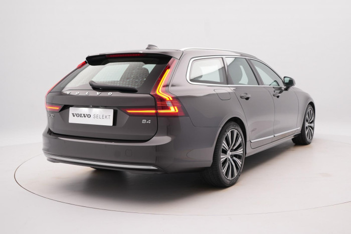 Volvo V90 B4 BRIGHT PLUS AUT 1.maj