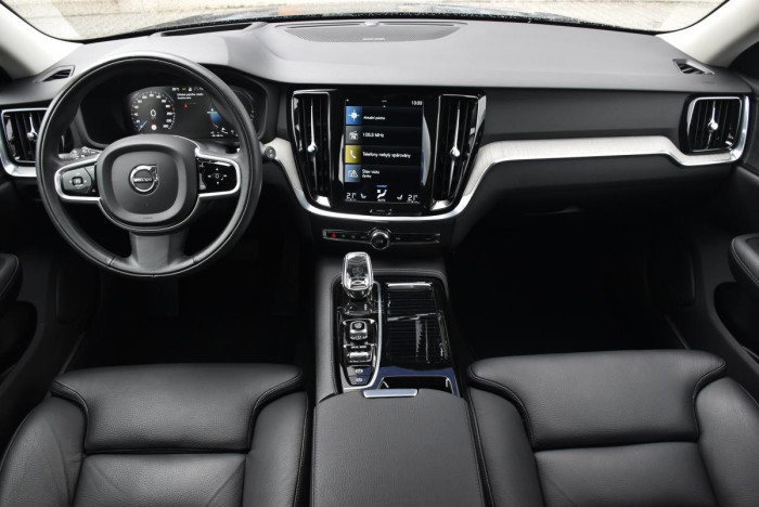 Volvo V60 T8 AWD RECHARGE REZERVACE