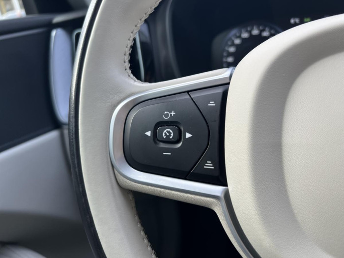 Volvo XC60 B4 MOMENTUM Aut 1.maj. 2.0 Momentum