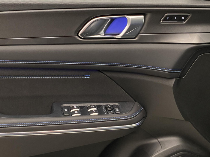 Lynk & Co 01 PHEV DCT AUT 1.maj