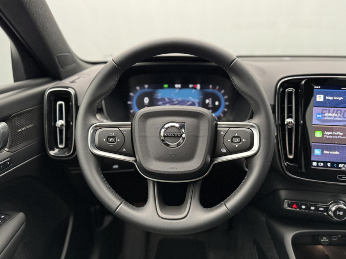 Volvo XC40 B3 PLUS DARK AUT CZ 1.maj
