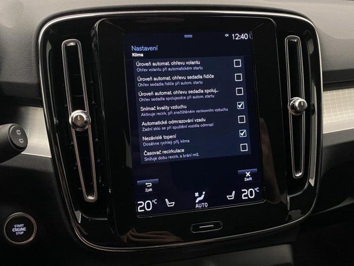 Volvo XC40 B4 AWD MOMENTUM AUT REZERVACE 2.0 Momentum