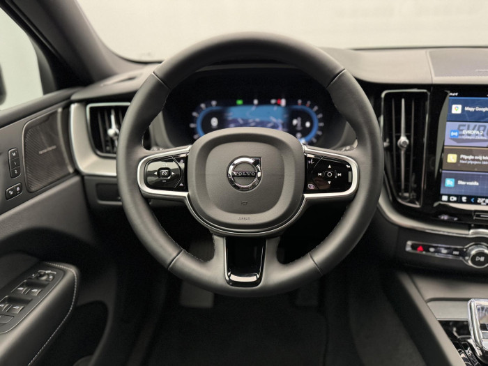 Volvo XC60 B5 AWD DARK PLUS