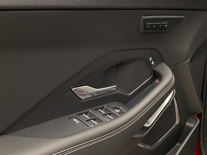 Jaguar E-Pace P250 R-DYNAMIC SE AWD AUT 2.0 Dynamic SE