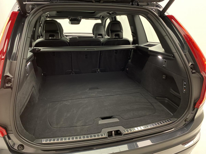 Volvo XC90 B5 AWD INSCRIPTION REZERVACE